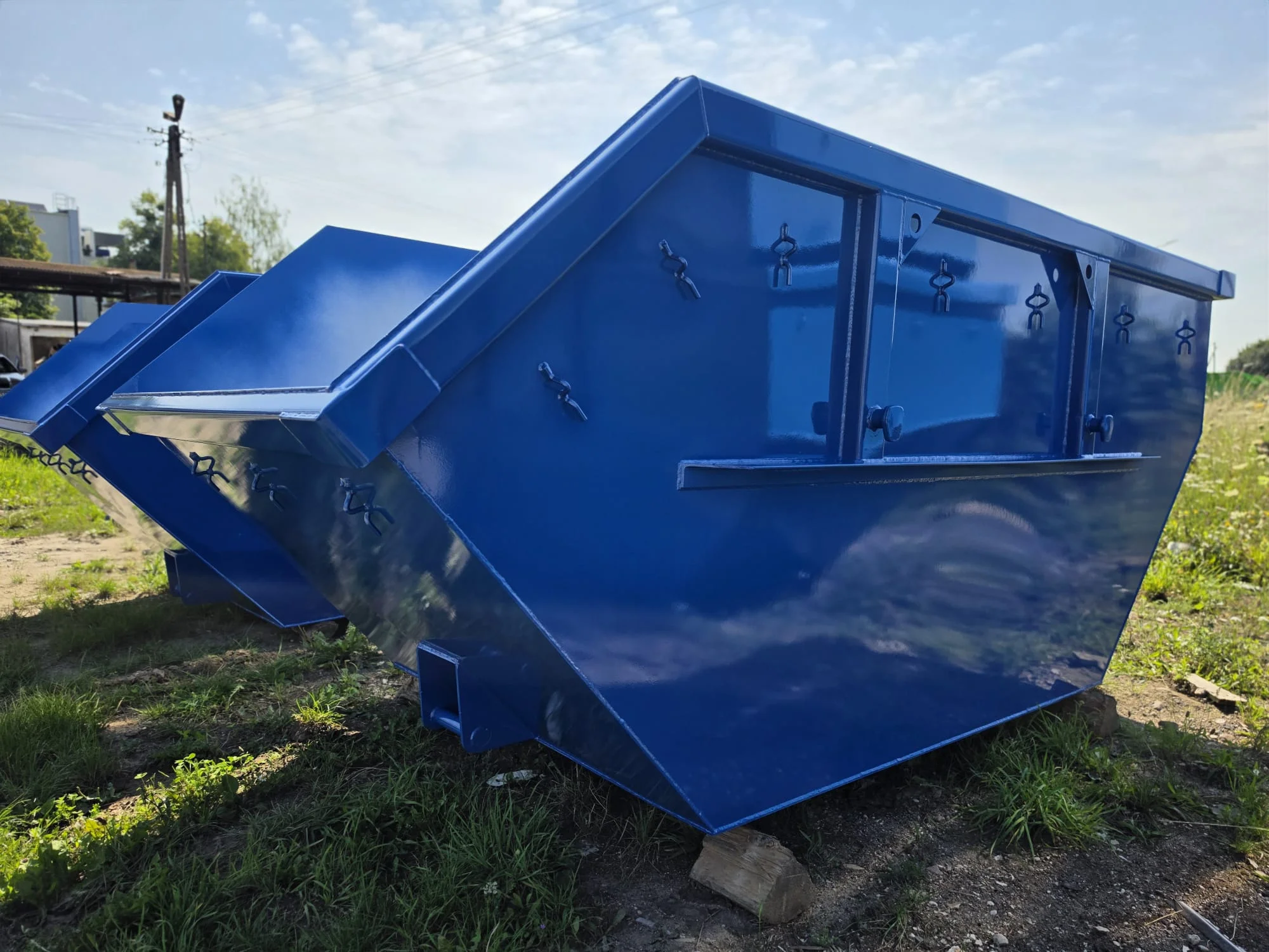 Kontener mulda asymetryczna 10m3 DIN 30720 5/3mm niebieski